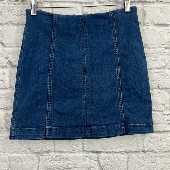 Free People Dresses & Skirts - **host pick** FREE PEOPLE MEDIUM WASH BLUE JEAN SKIRT